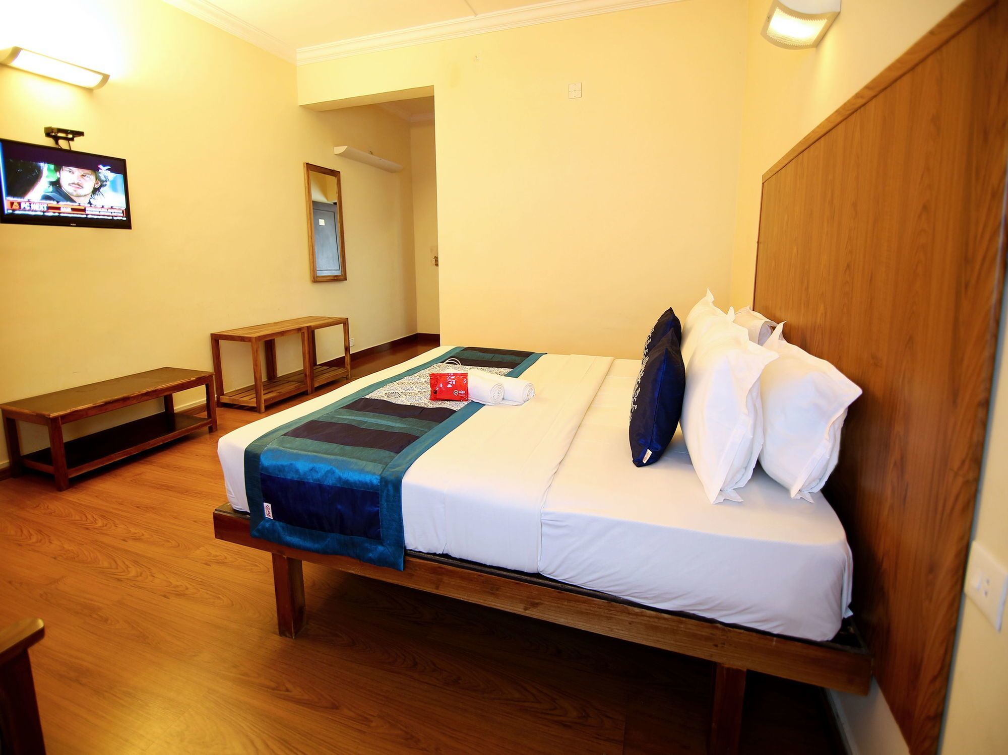 Oyo 2887 Hotel Sn International Kumily Exterior foto